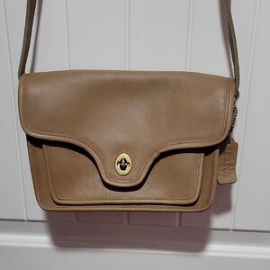Coach Vintage 90s Tan Leather Crossbody Bag 1241 -323
